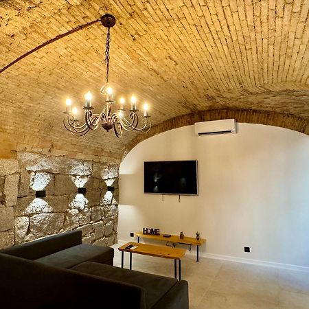 Loft De Charme En Centre Ville Sartène Екстериор снимка
