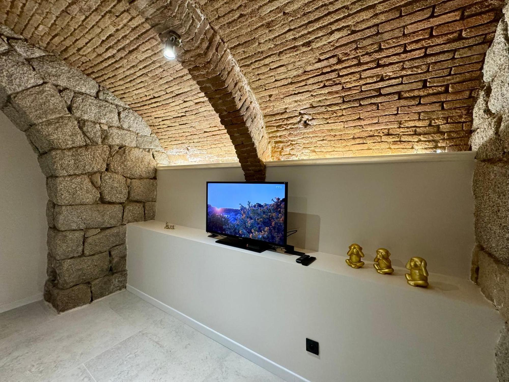 Loft De Charme En Centre Ville Sartène Екстериор снимка